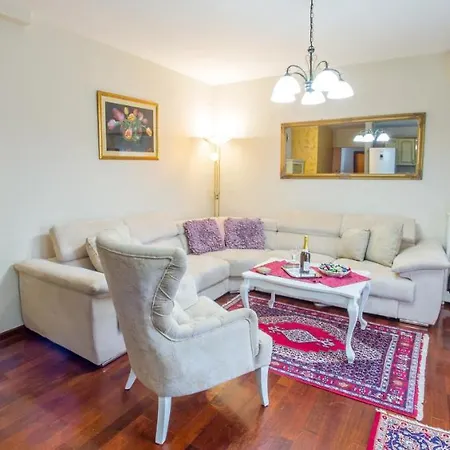 Apartment Desire - With Garage Parking Apartamento *