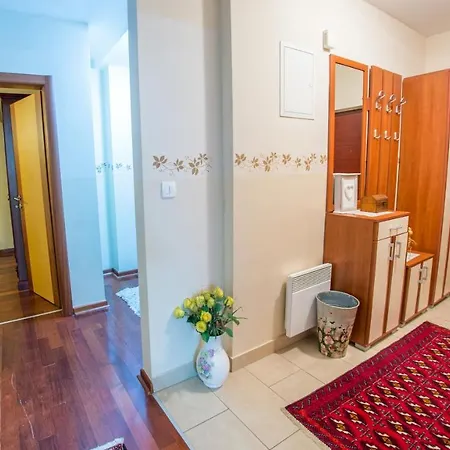 Apartment Desire - With Garage Parking *